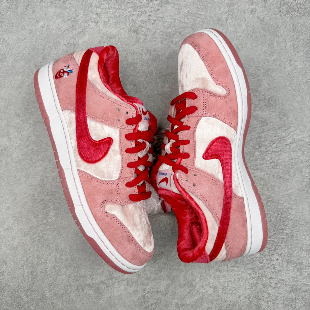 Nike SB Dunk Low Strangelove
