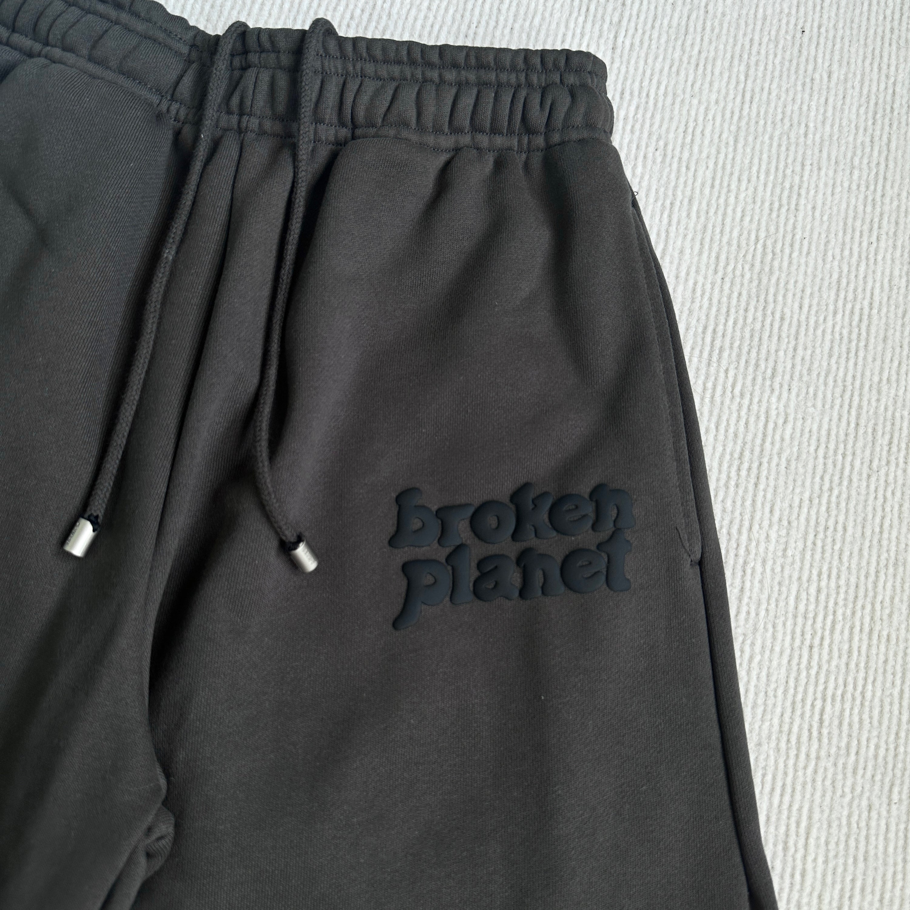 Conjunto Broken Planet