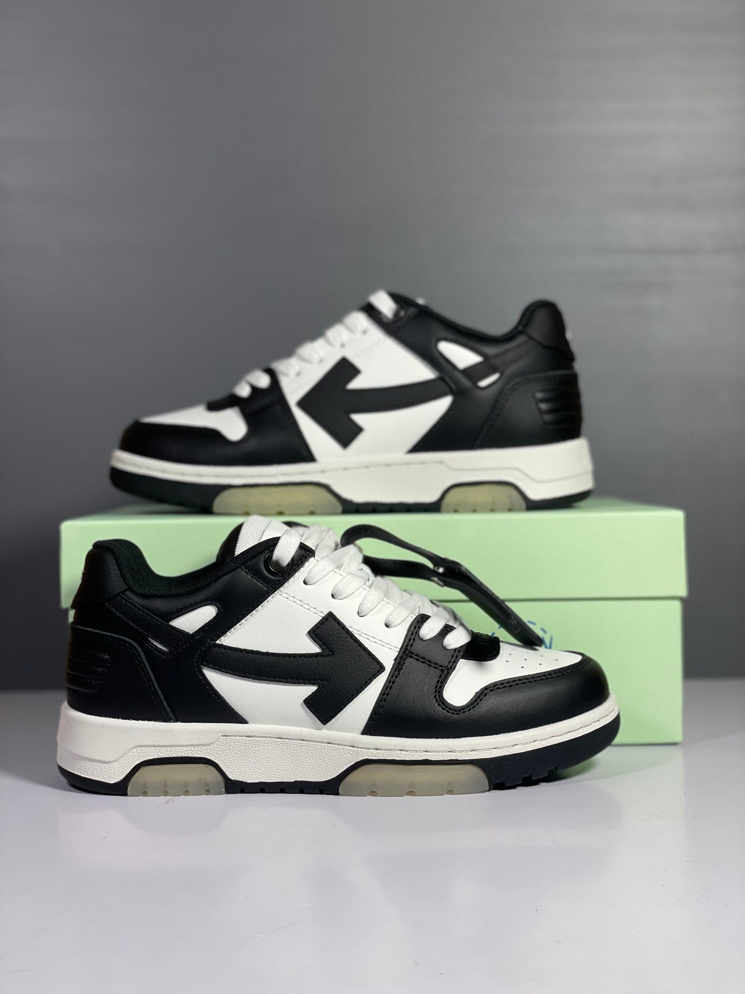 Tênis Off-White Black Out Of Office