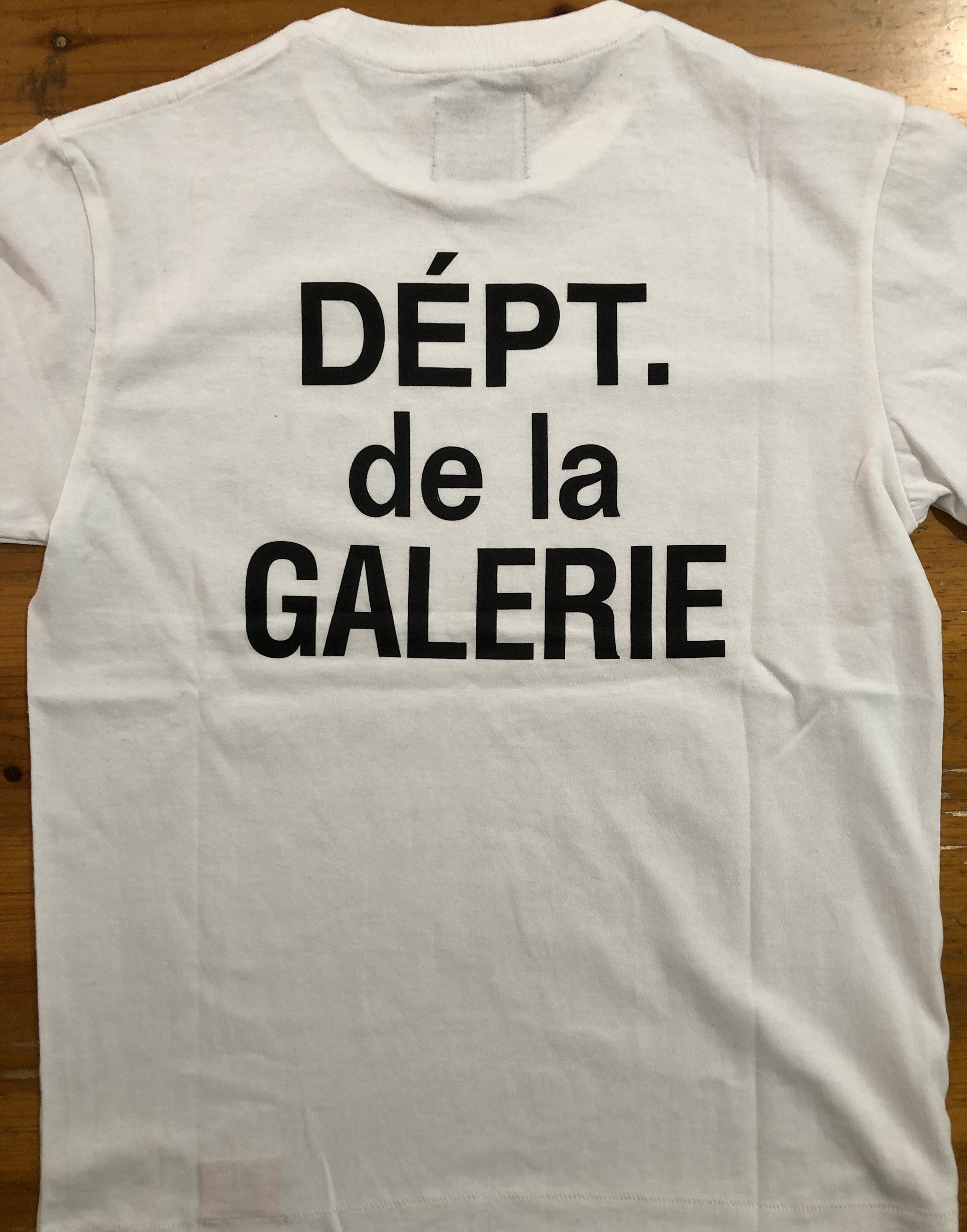 Camiseta Gallery Dept